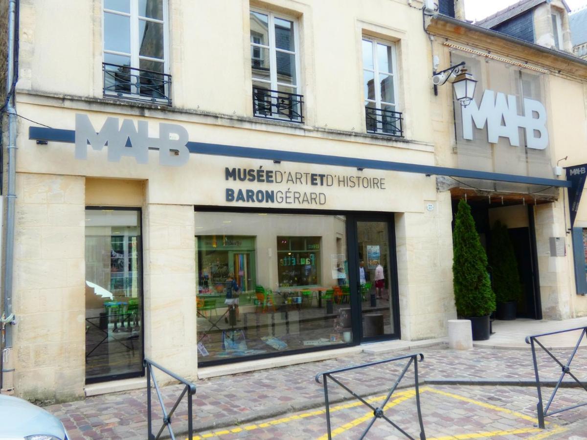 Freedom Grand Triplex Lumineux Decoration Contemporaine - Plein Centre Historique Bayeux - Parking Gratuit A Proximite Proche Commerces Restaurants - Plages Du Debarquement Exterior foto
